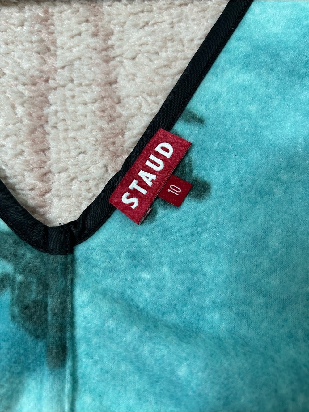 NWT STAUD Turquoise Turtle Print Fleece Springs Crop Top Black Trim Size 10 - Picture 4 of 12